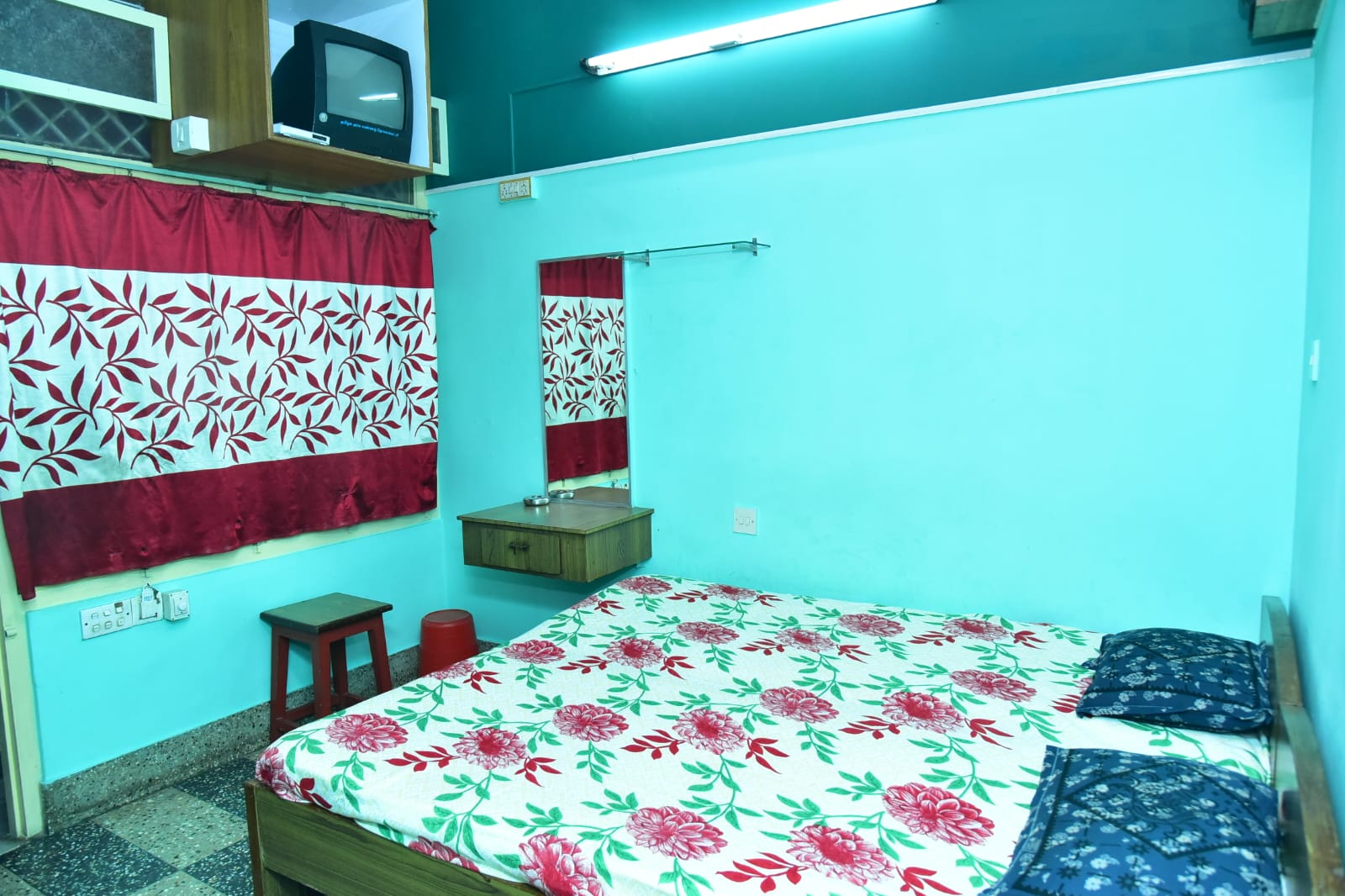 Spacious Room RKS Lodge
